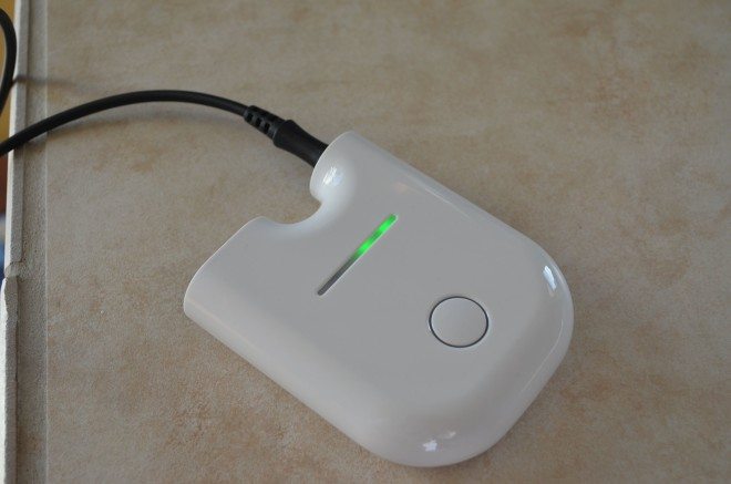 The Kalhuohfummi battery pack has indicator lights to show how quickly the battery is charging, and how much charge it has. Photo: Patricia Vollmer.