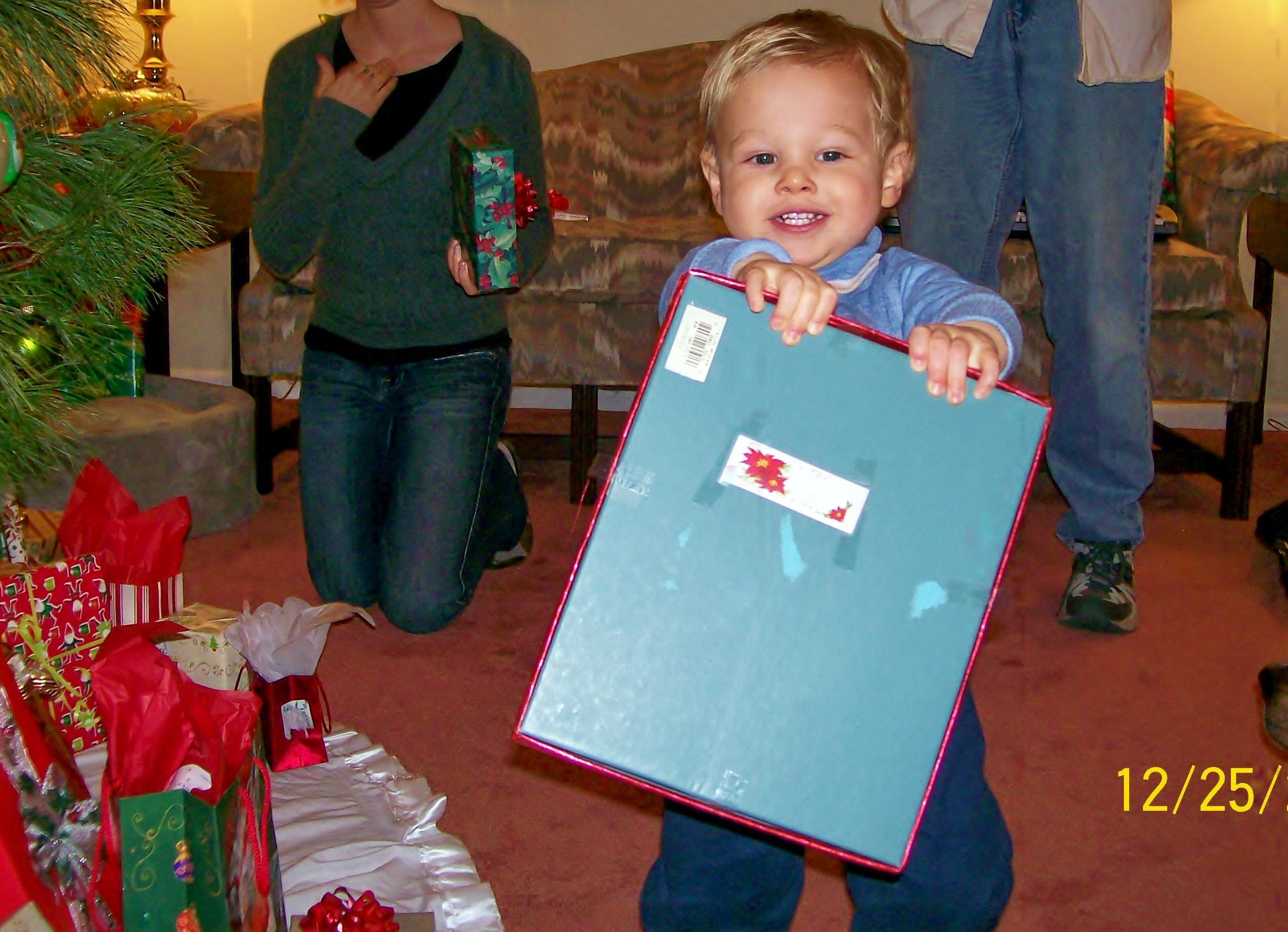Even the youngest person can learn to be Santa