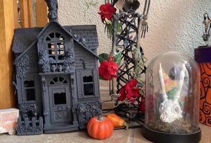 HauntedDollHouse Feature