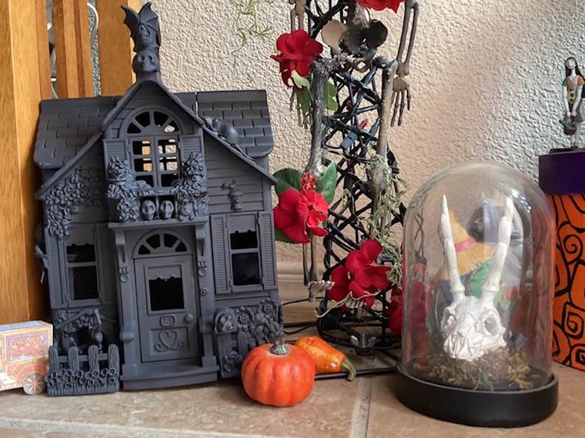 HauntedDollHouse Feature